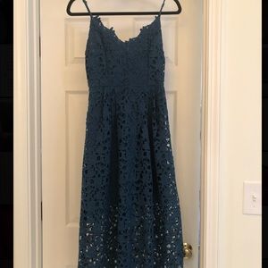 ASTR The Label - teal lace midi dress size S